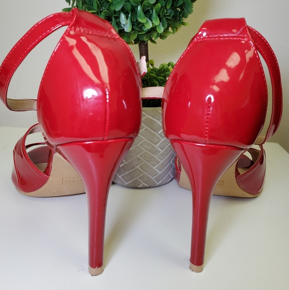 Open Toe Strappy Heels - Picture 4 of 7